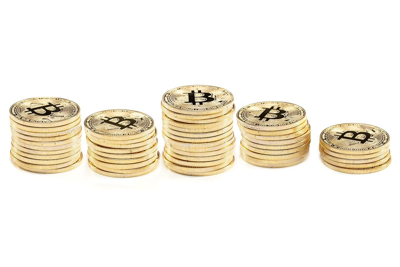 découvrez tout ce qu'il faut savoir sur la cryptomonnaie : définition, fonctionnement, avantages, risques et conseils pour investir en toute sécurité dans les monnaies numériques.
