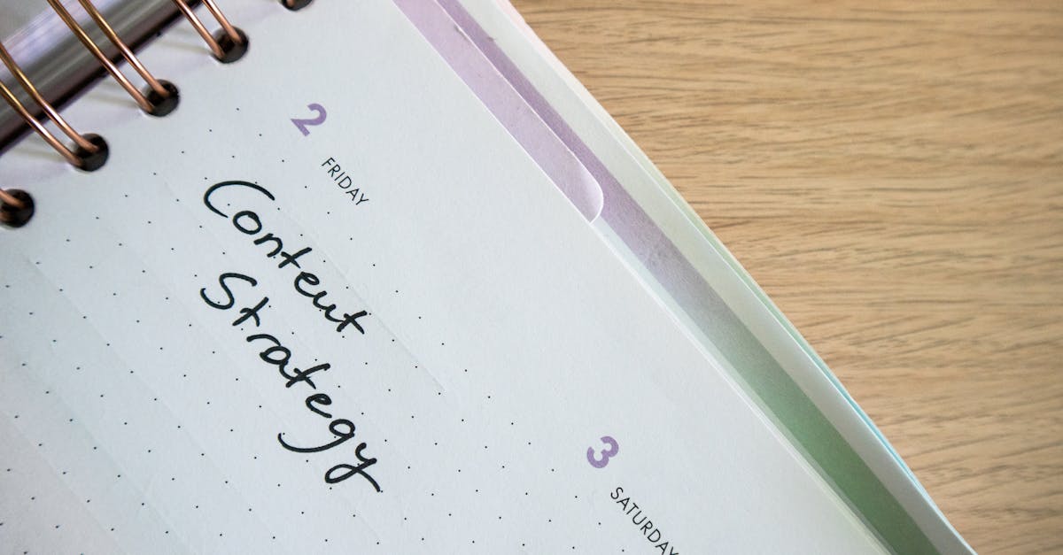 découvrez comment élaborer une stratégie de contenu efficace pour atteindre vos objectifs marketing. apprenez à créer, distribuer et mesurer l'impact de votre contenu afin d'engager votre audience et de renforcer votre marque.