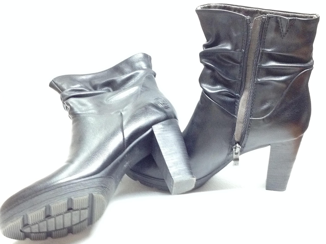 Les meilleures offres de bottes montantes pour un look automnal tendance