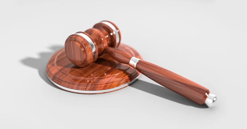 Meurtre ou assassinat : comparaison des peines et du procès