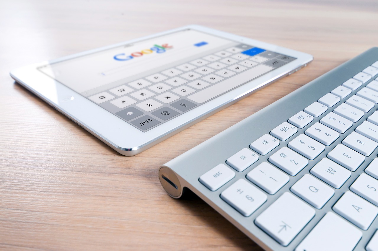 Stratégies incontournables pour maintenir sa pertinence en SEO en 2025