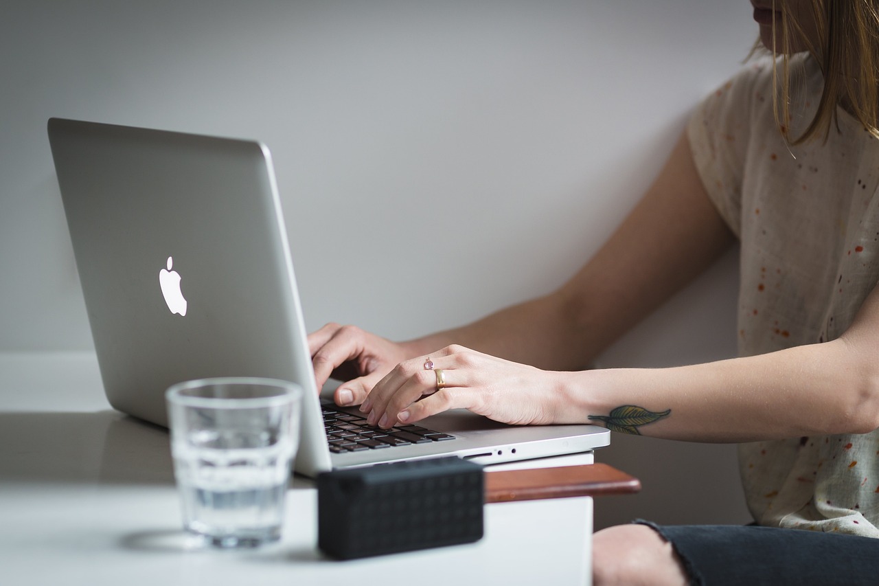 Comment réaliser une recherche de mots-clés