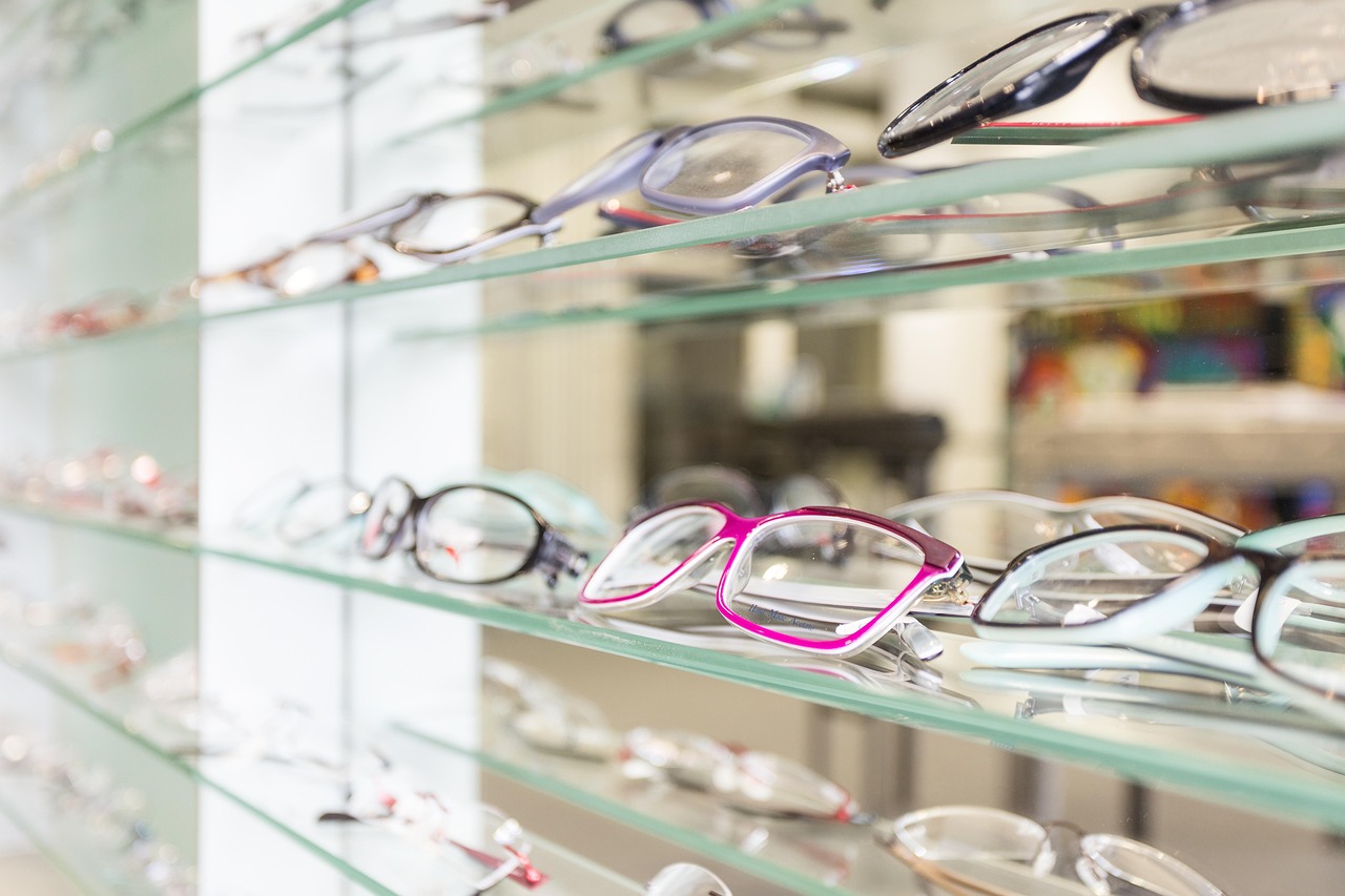 Les lunettes intelligentes Meta Ray-Ban s’enrichissent d’une mémoire intégrée : quelles nouveautés et fonctionnalités au rendez-vous ?