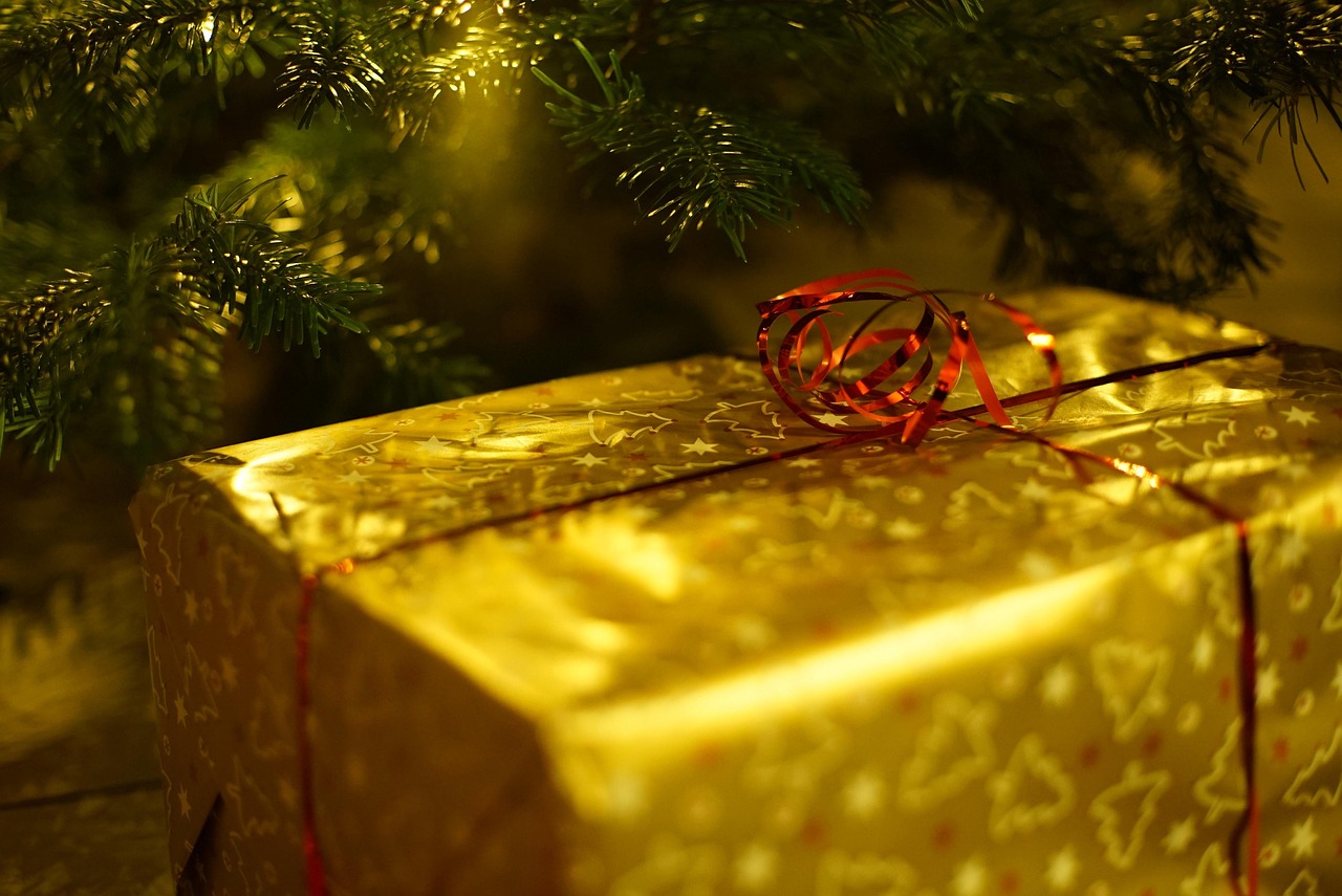 Livraison d’un panier gourmand de Noël par le CE au domicile d’un salarié : que dit la réglementation en 2025 ?