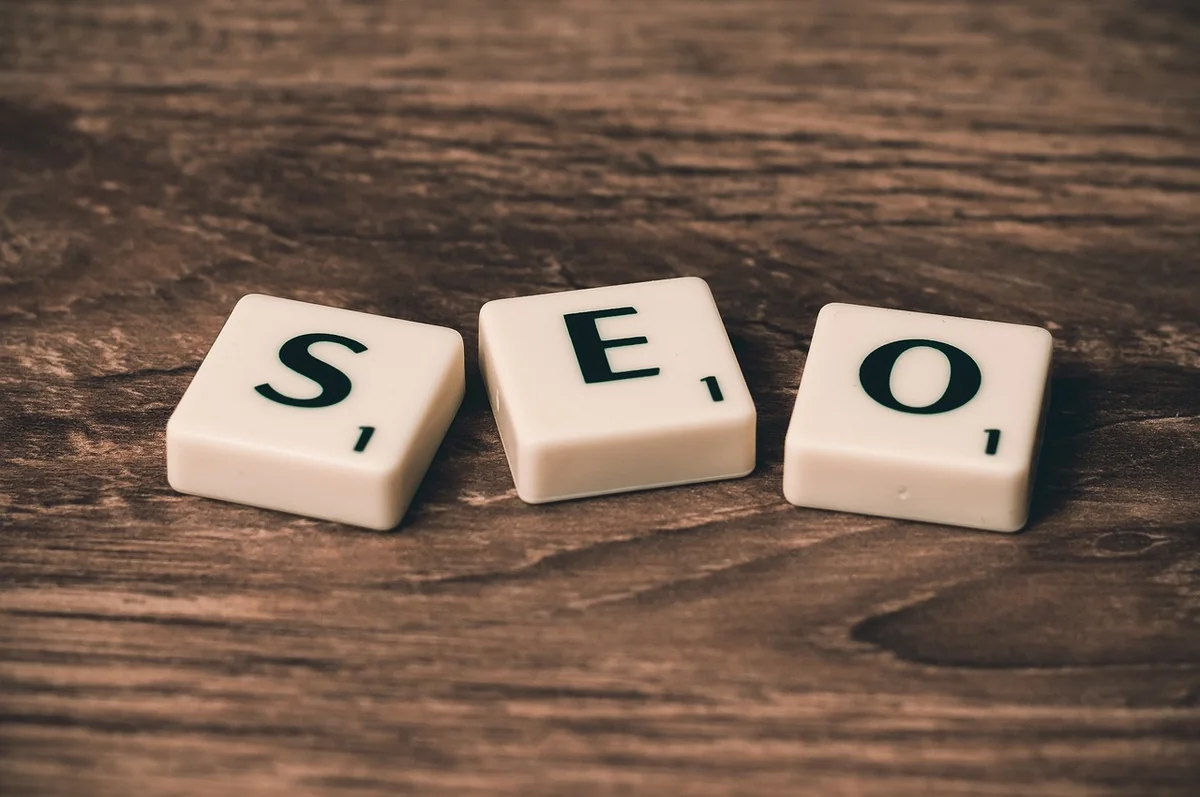 Exploration des coulisses de ChatGPT Search : ingénierie inverse de web.run, fan-outs et innovations à venir