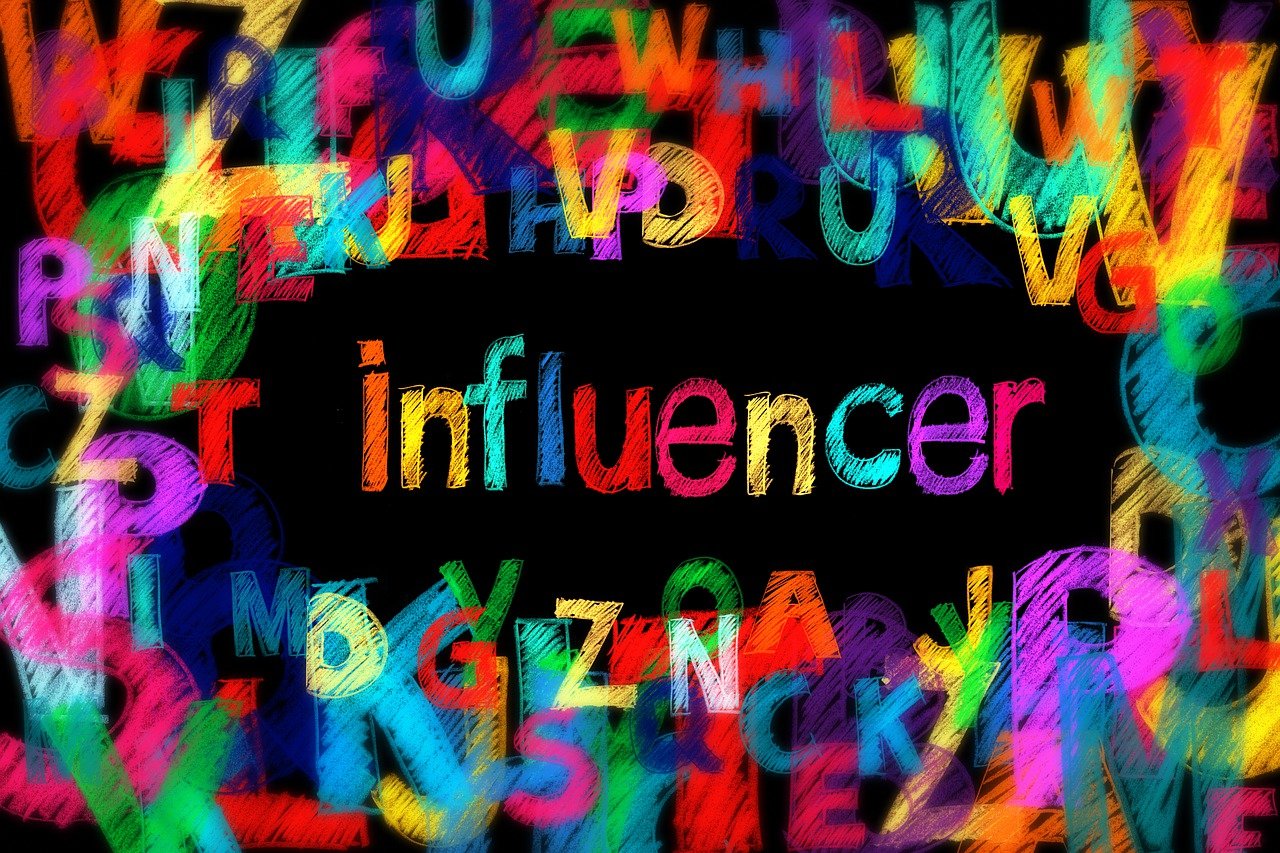 découvrez le monde fascinant des influenceurs, ces personnalités qui façonnent les tendances et impactent des millions de personnes sur les réseaux sociaux. apprenez comment ils communiquent avec leur audience, collaborent avec les marques et utilisent leur influence pour inspirer et engager.