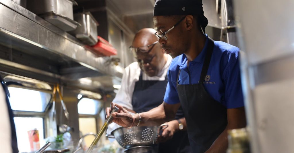 d&eacute;couvrez comment l'optimisation mobile peut transformer votre exp&eacute;rience utilisateur et am&eacute;liorer le r&eacute;f&eacute;rencement de votre site. apprenez les meilleures pratiques pour adapter votre contenu et vos fonctionnalit&eacute;s aux appareils mobiles.