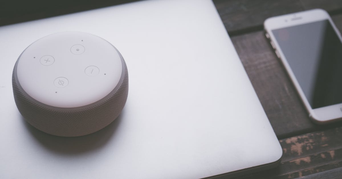 découvrez le concept de l'internet des objets (iot), un réseau connecté d'appareils intelligents qui communiquent entre eux pour améliorer notre quotidien. explorez ses applications innovantes dans divers secteurs, de la domotique à l'industrie, et comment l'iot transforme notre façon de vivre et de travailler.