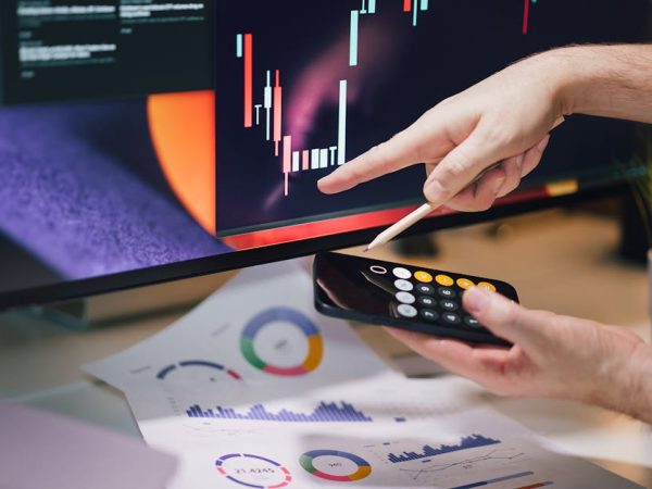 découvrez comment l'analyse prédictive peut transformer vos données en insights précieux, améliorer la prise de décision et anticiper les tendances futures pour propulser votre entreprise vers le succès.