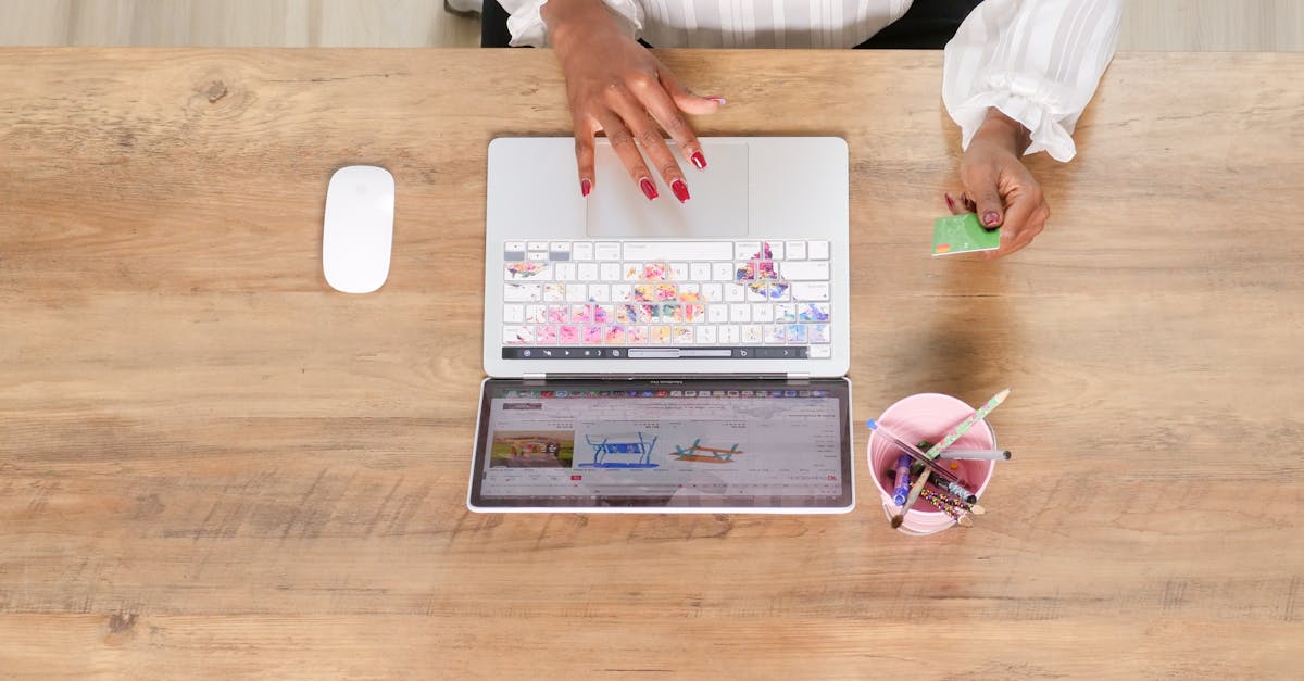 découvrez comment le comportement des consommateurs influence les tendances du marché, les décisions d'achat et les stratégies marketing. apprenez les facteurs clés qui façonnent les choix des consommateurs et comment les entreprises peuvent s'adapter pour mieux répondre à leurs besoins.