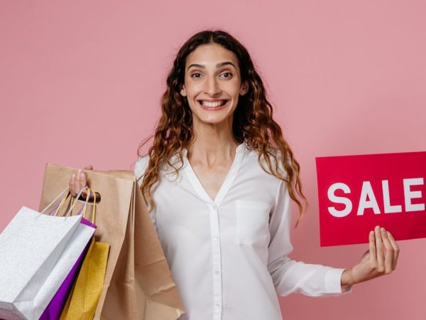 découvrez comment le marketing comportemental révolutionne la manière dont les entreprises interagissent avec leurs clients en analysant leurs comportements et préférences pour offrir des expériences personnalisées et pertinentes.