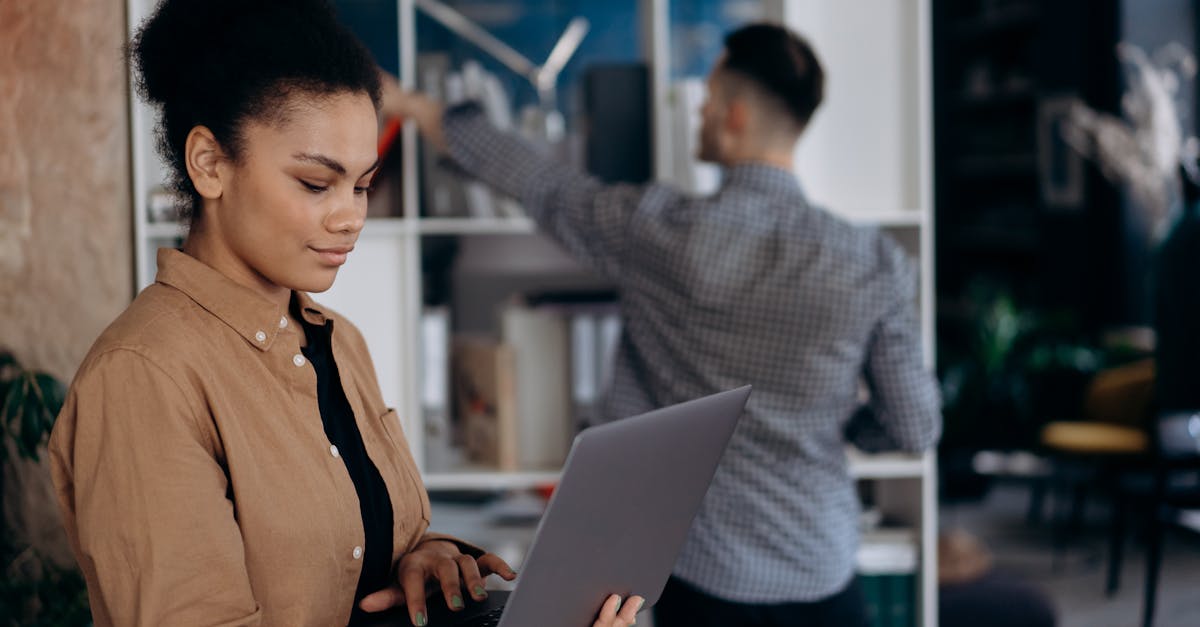 découvrez tout sur le taux de rebond (bounce rate) : définition, importance pour le seo, et astuces pour l'optimiser afin d'améliorer l'expérience utilisateur et augmenter vos conversions.