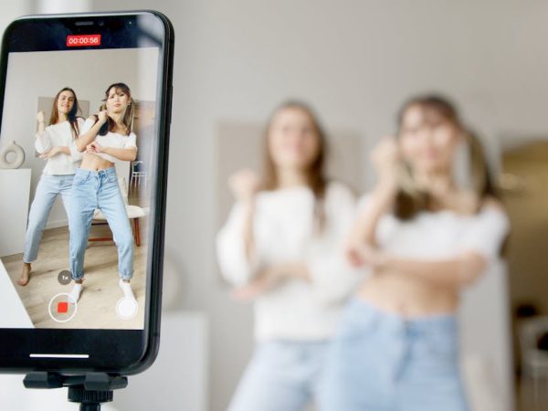 découvrez l'univers du marketing d'influence : stratégies, conseils et tendances pour maximiser votre impact et collaborer efficacement avec des influenceurs. boostez votre visibilité et engagez votre audience grâce à des campagnes authentiques et ciblées.