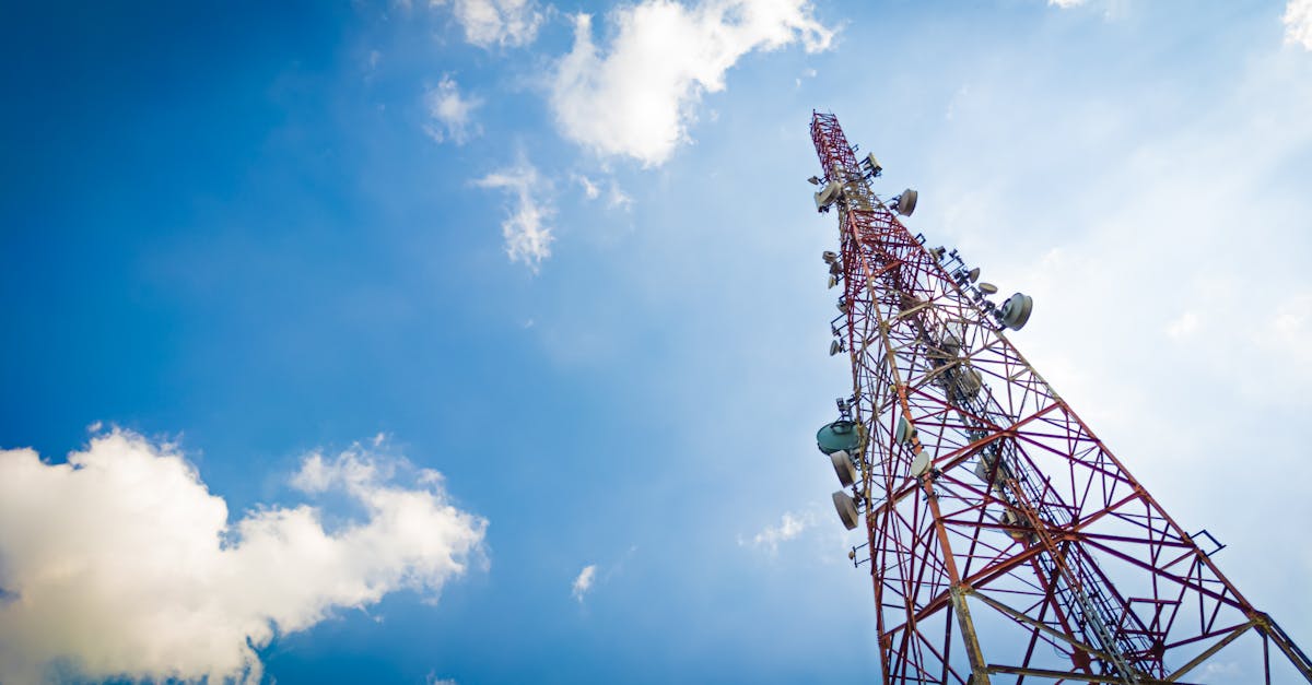 découvrez le cross-channel marketing : une stratégie qui unifie vos canaux de communication pour offrir une expérience client cohérente et booster l'engagement ainsi que les conversions de votre marque.
