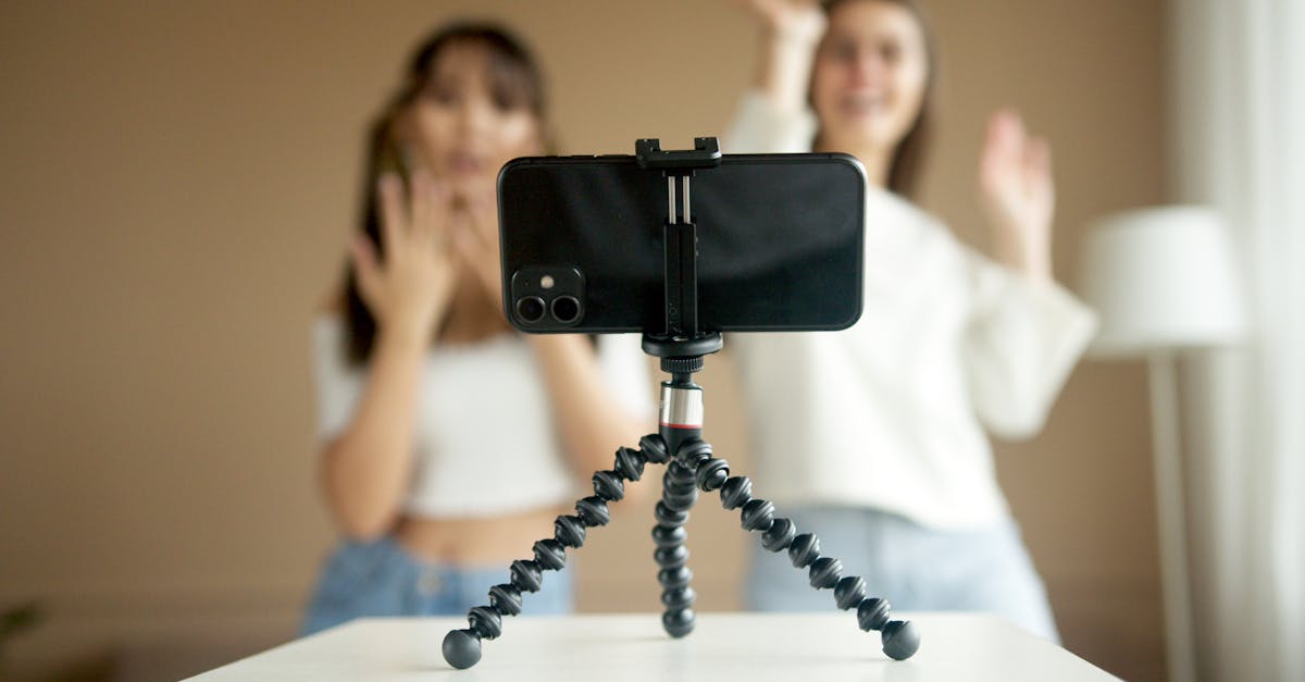 découvrez le monde fascinant des influencers : leur rôle, leur impact sur les réseaux sociaux et comment ils influencent les tendances et les comportements des consommateurs.