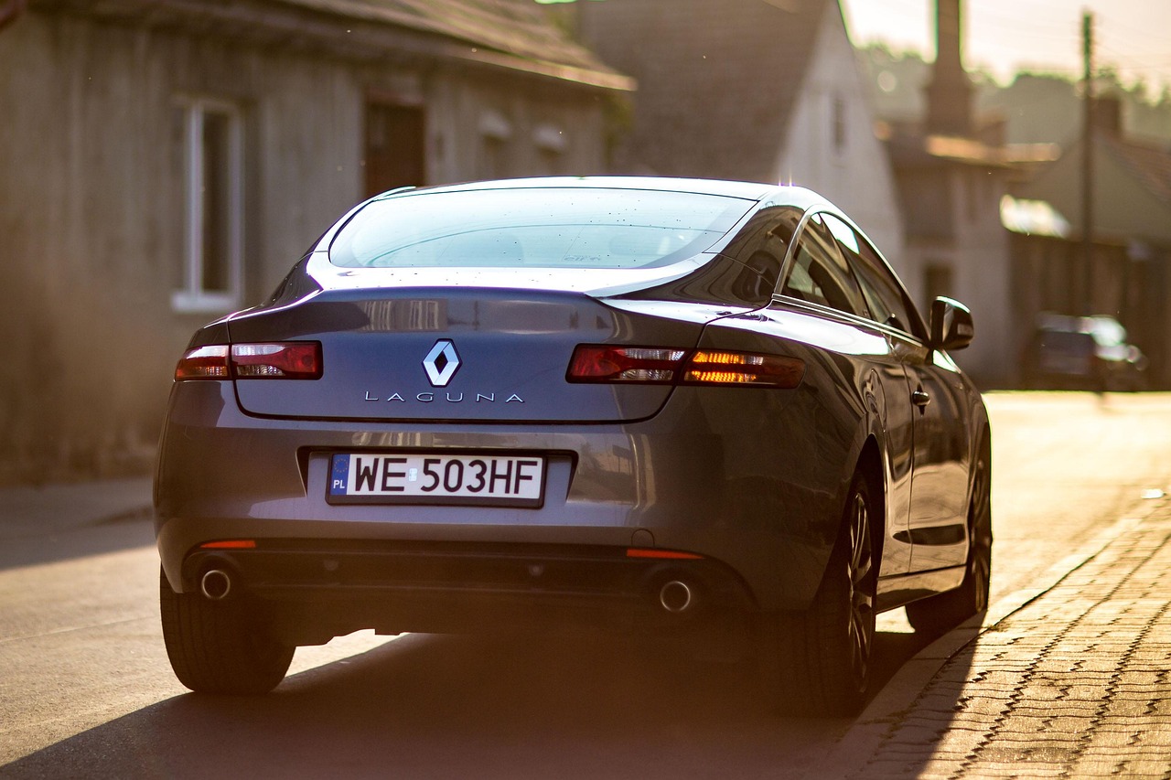 découvrez l’univers renault : actualités, modèles de voitures, innovations technologiques, services après-vente et offres exclusives. trouvez la renault qui vous convient et explorez toutes les nouveautés de la marque française.