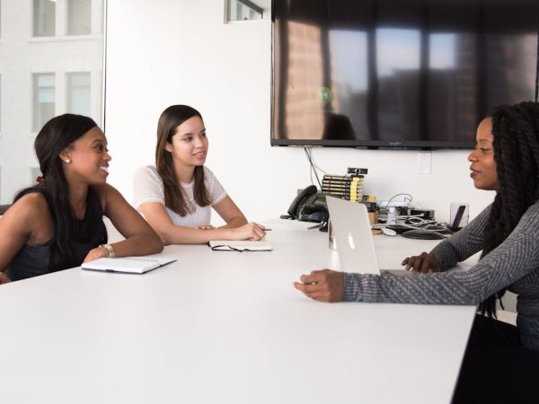 boostez la productivité de votre équipe grâce à des conseils pratiques, des outils collaboratifs et des stratégies éprouvées pour améliorer l’efficacité au travail et atteindre vos objectifs plus rapidement.